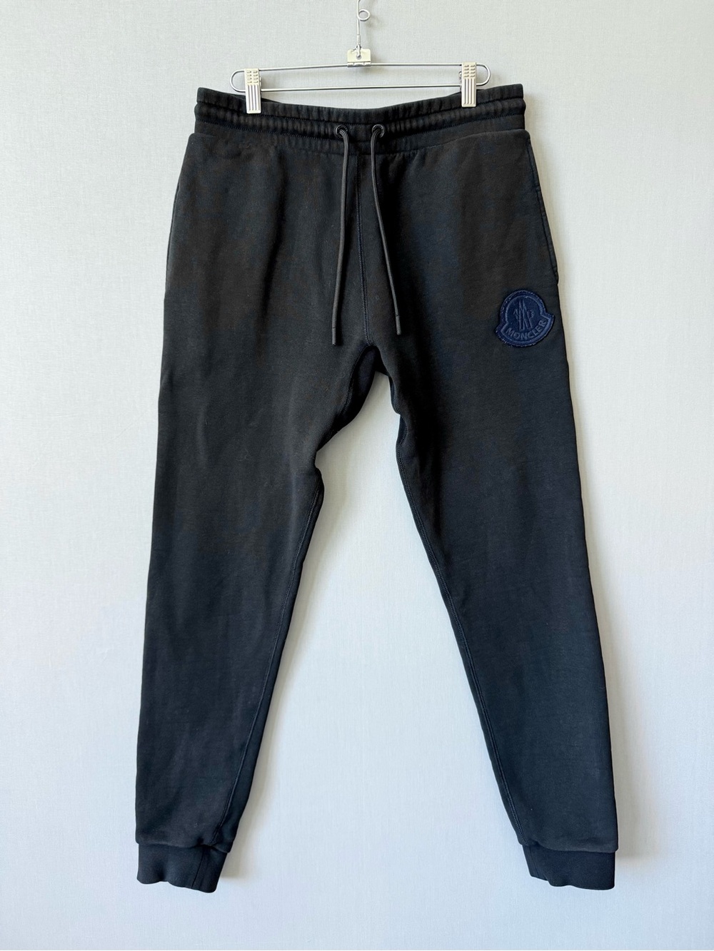 Moncler Black Men's ‘Navy Patch Logo’ Cotton Sweatpants Joggers - Size Small